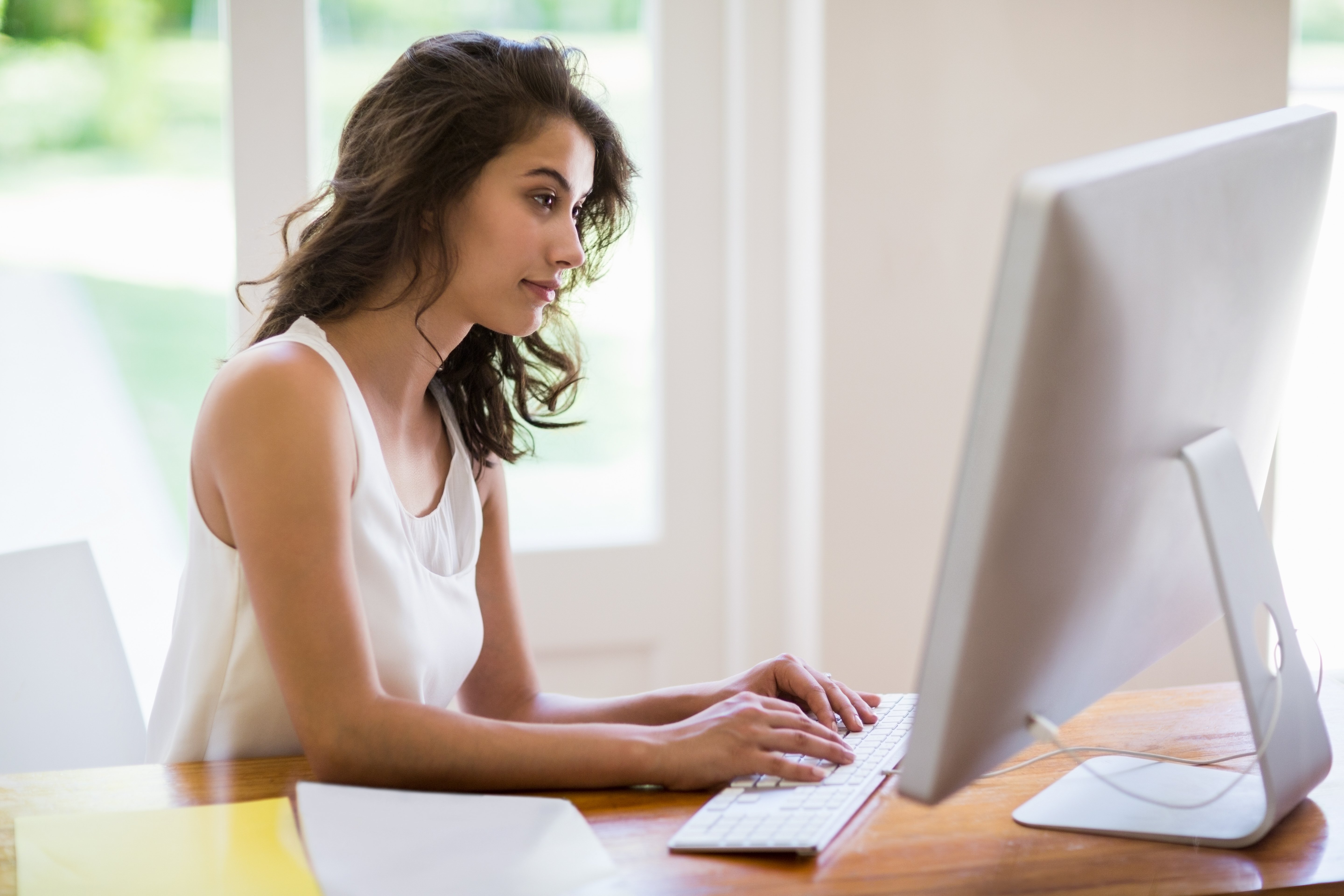 woman-using-computer-2021-08-28-22-13-38-utc